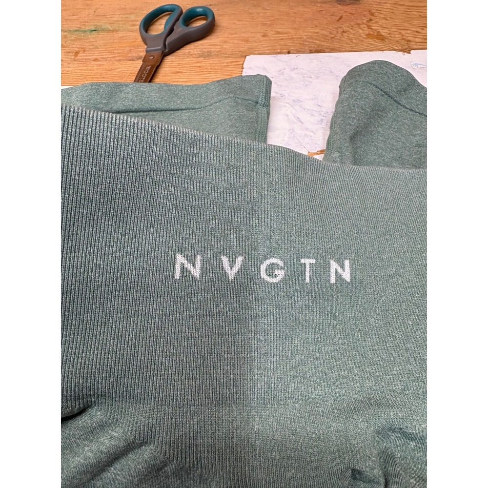 NVGTN Contour Seamless Sage Green High Waisted Scrunch Gym Shorts Activewear L - Picture 6 of 6